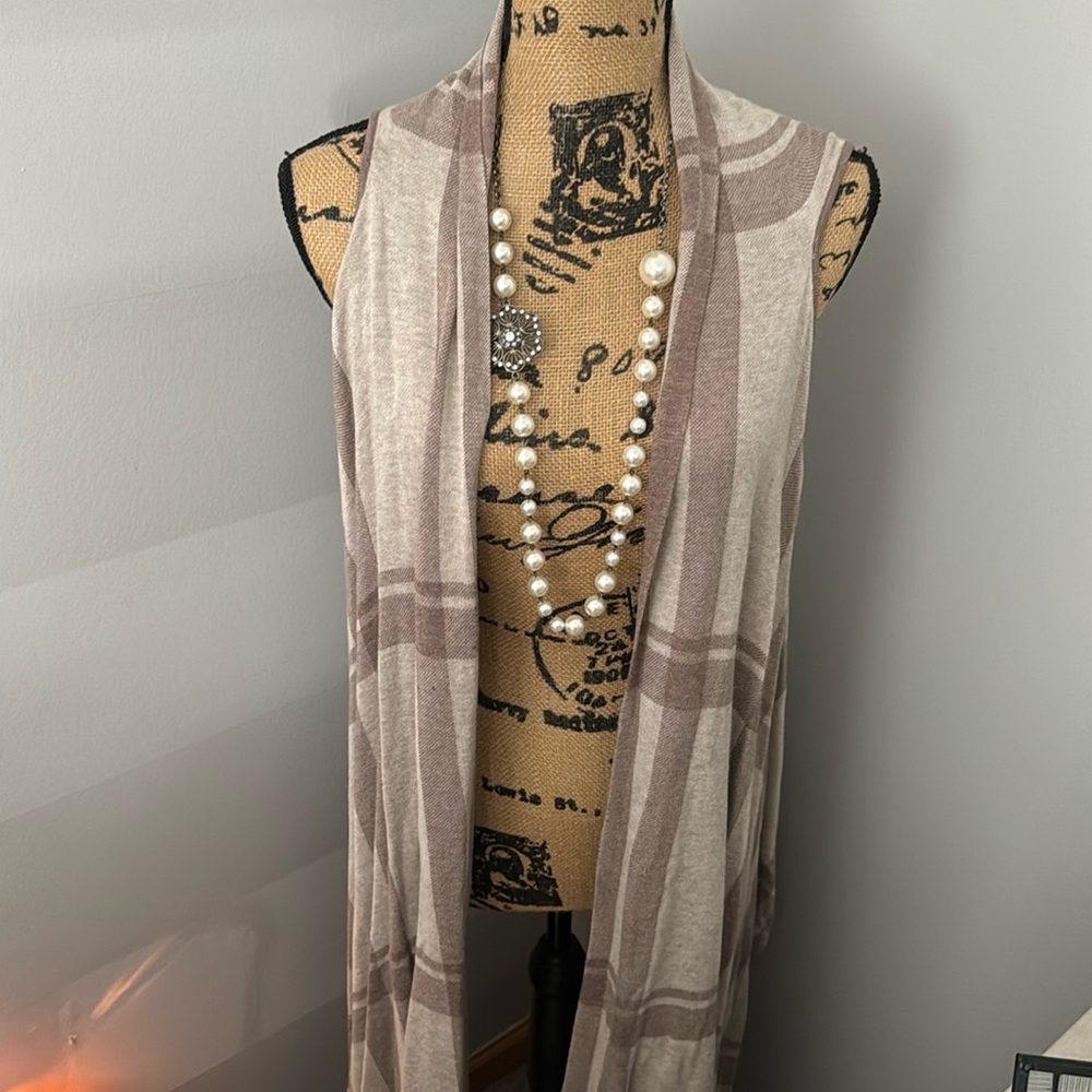 Plaid vest/scarf
